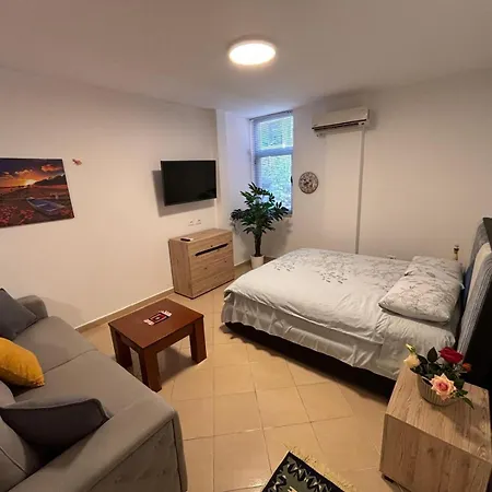 By The Sea Apartment *