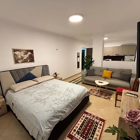 By The Sea Apartment *